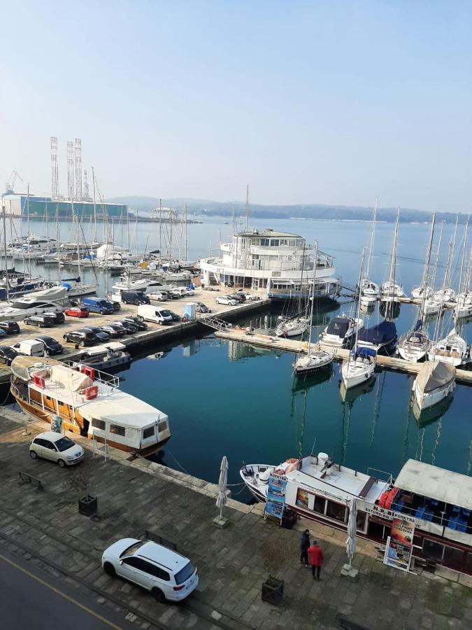 Apartment Marina With Sea View Pula Zewnętrze zdjęcie